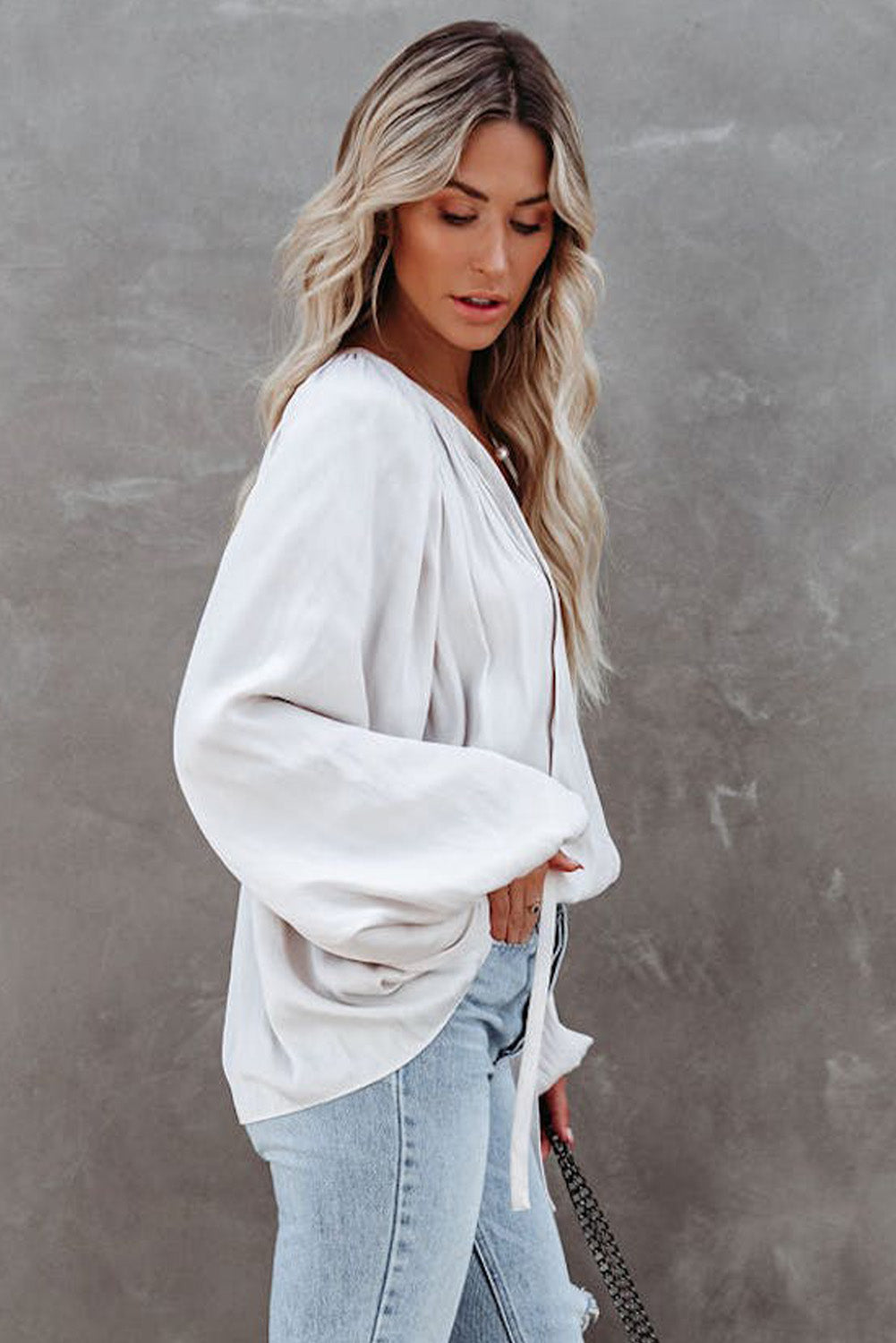 FEEL THE FLOW WHITE BLOUSE
