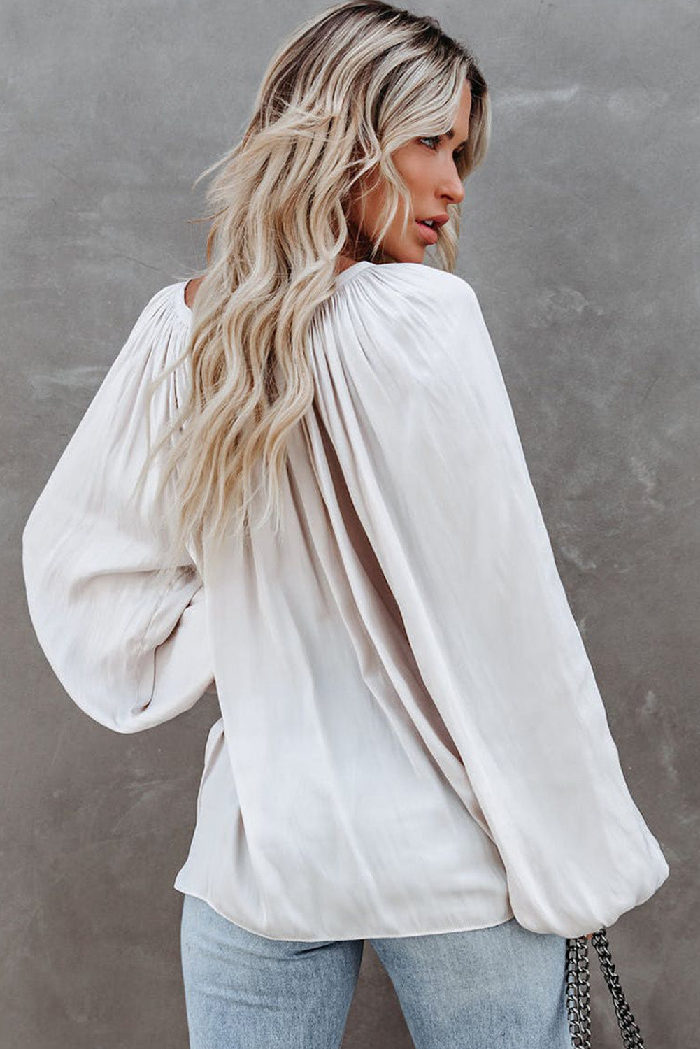 FEEL THE FLOW WHITE BLOUSE