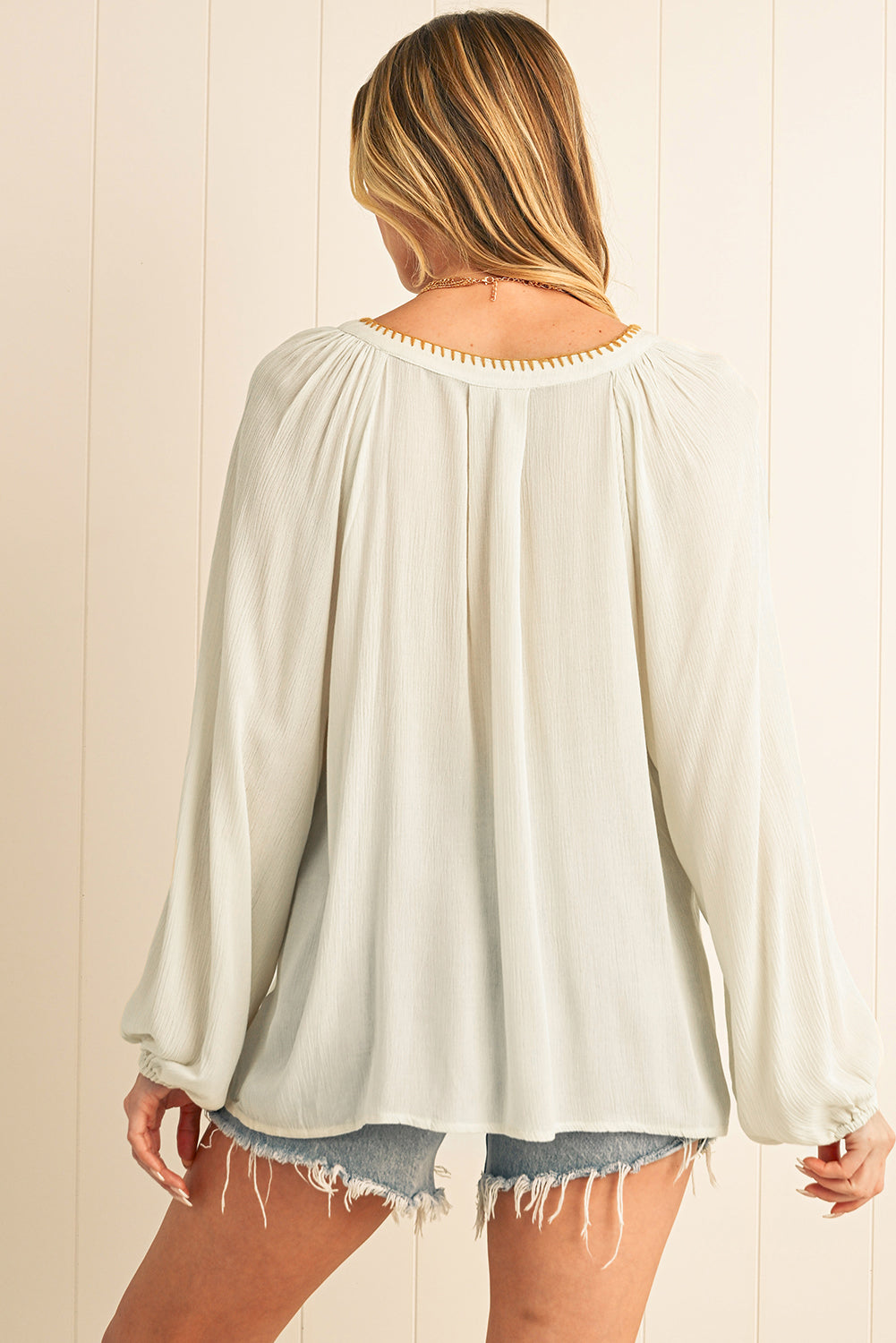 FLORAL COLLAR EMBROIDERED BLOUSE