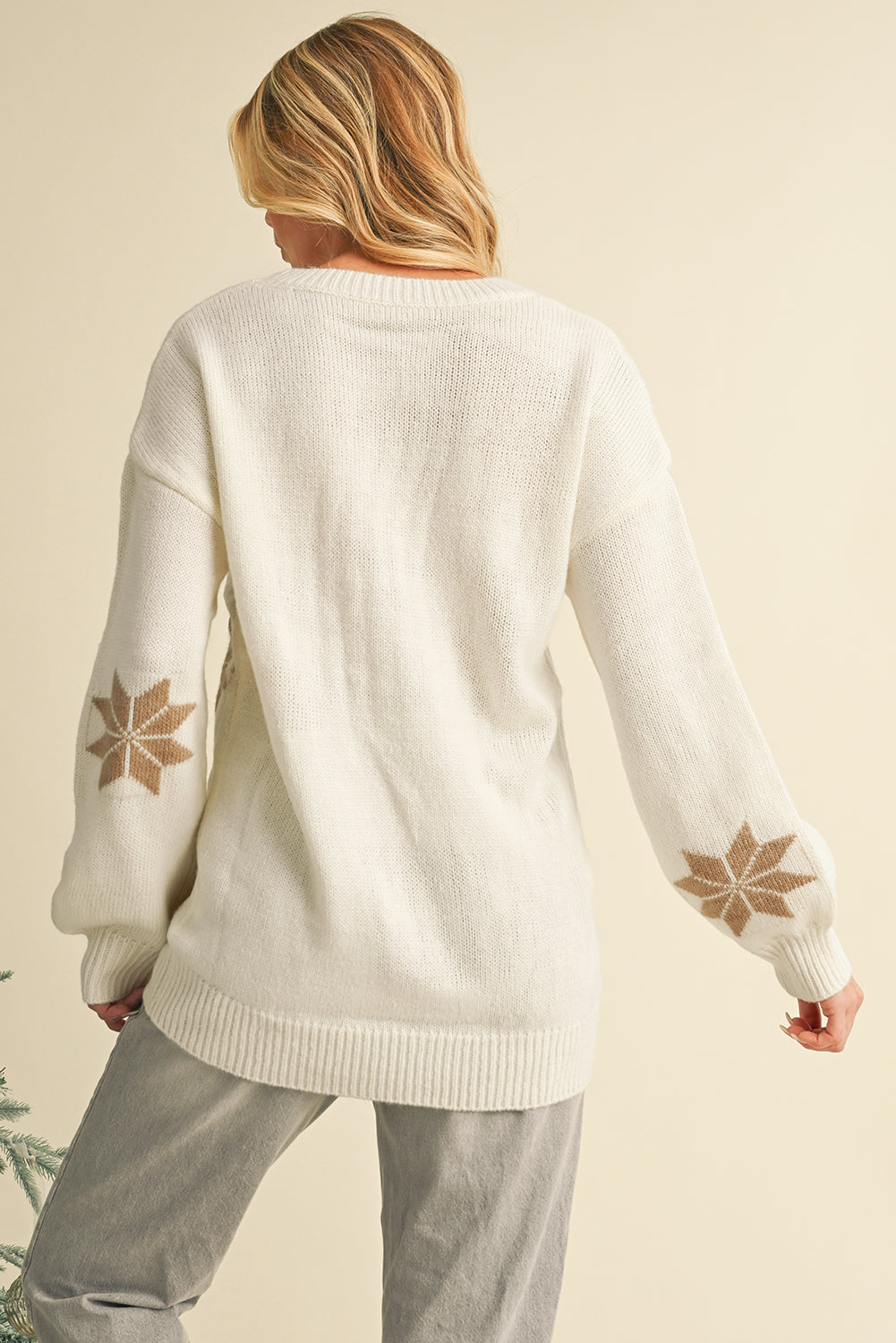 SNOWFLAKE SWEATER
