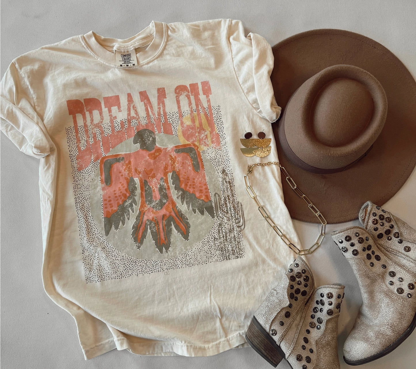 DREAM ON GRAPHIC TEE