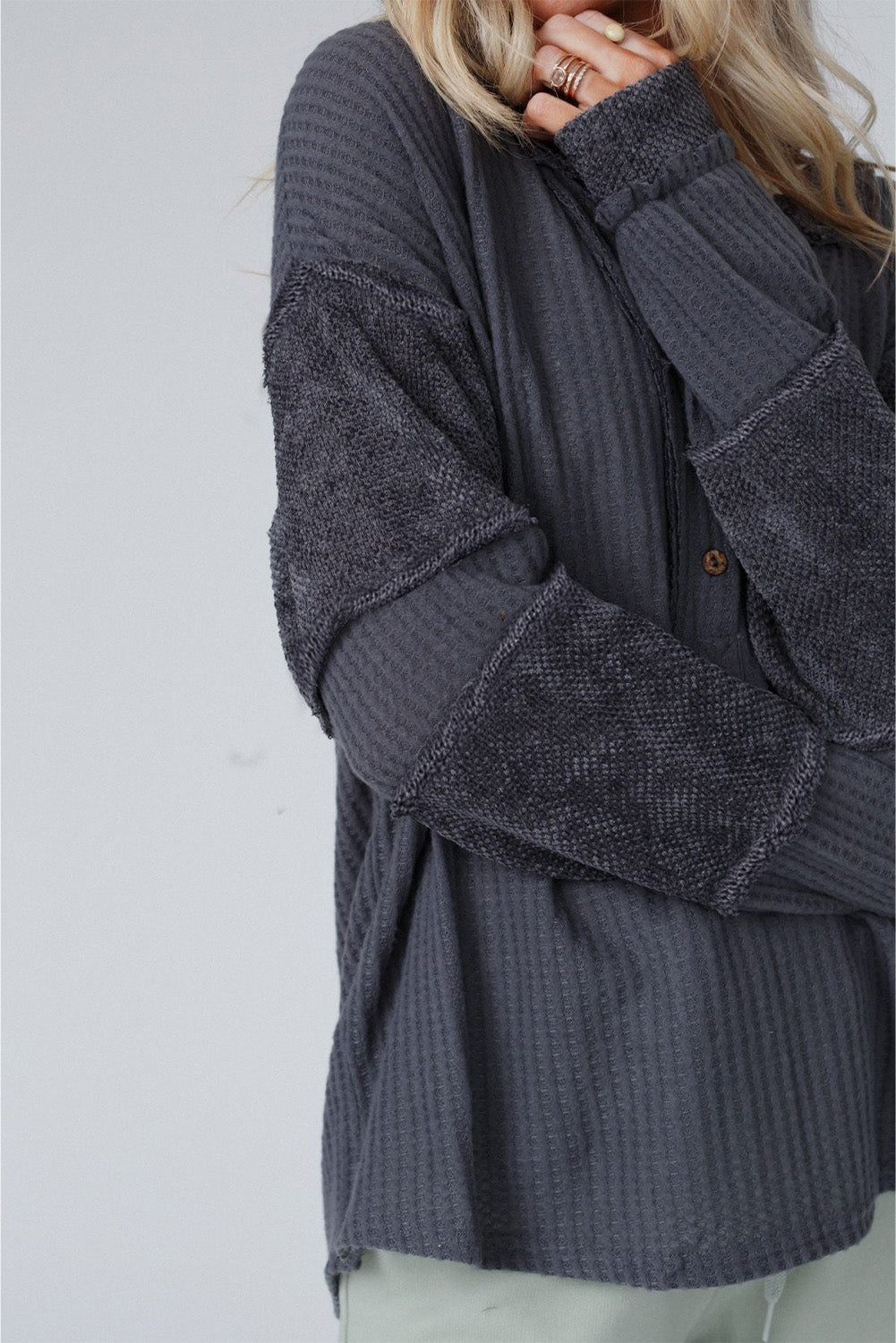 GRAY WAFFLE KNIT PATCH TOP